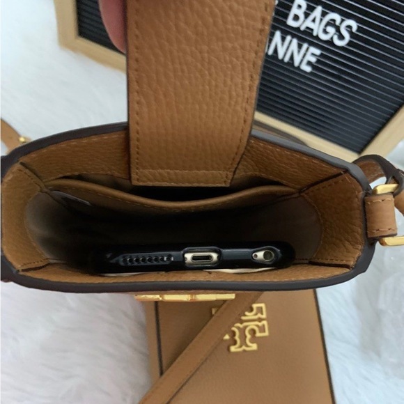 Tory Burch Britten Pebble Leather Phone Crossbody Bag - Picture 6 of 7